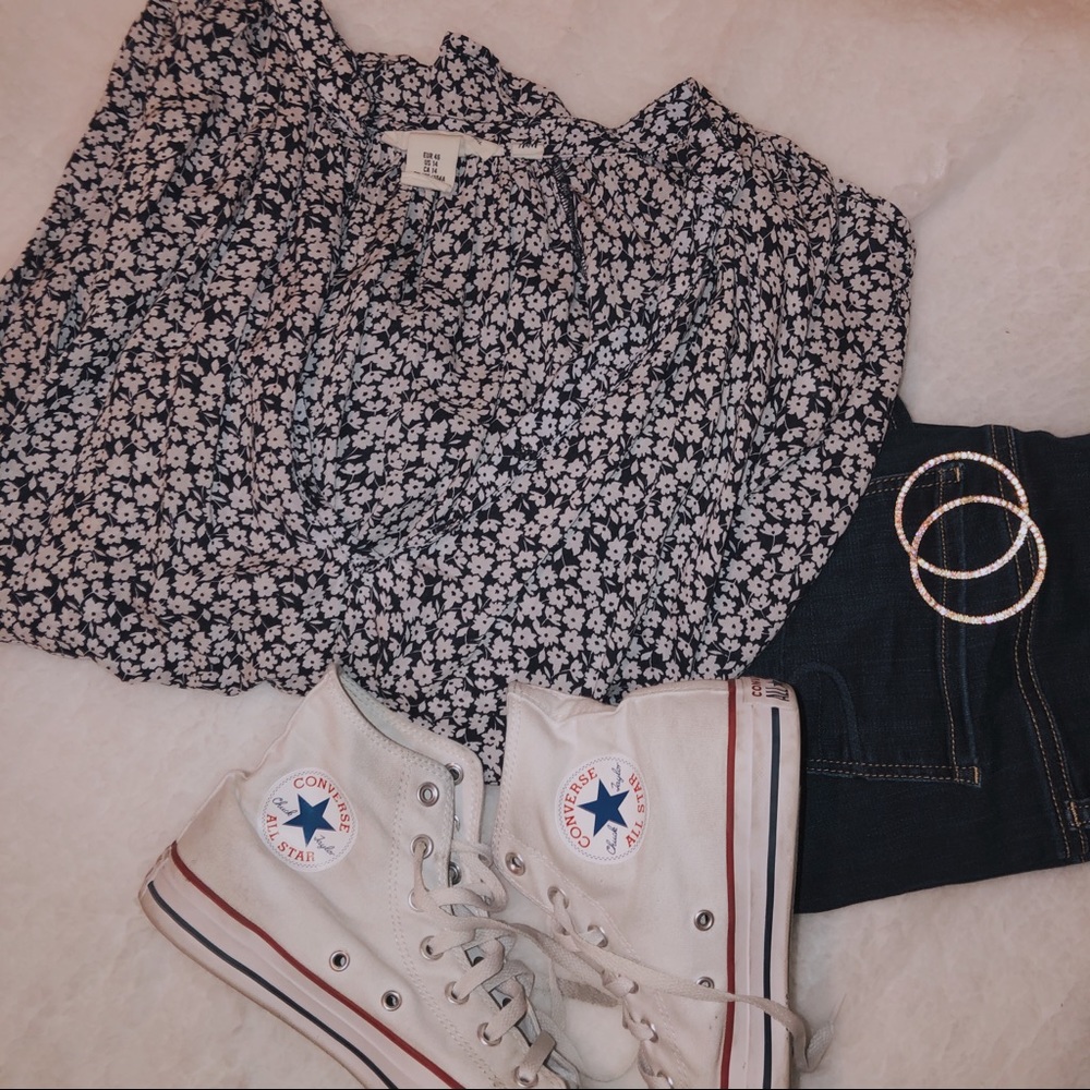 Deep V Neck Floral Blouse | 14/16 Plus Fashion